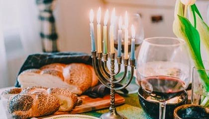 刘强东现身苏超赛场，助威宿迁队